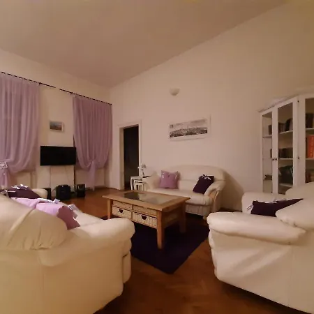 Panorama Apartment *