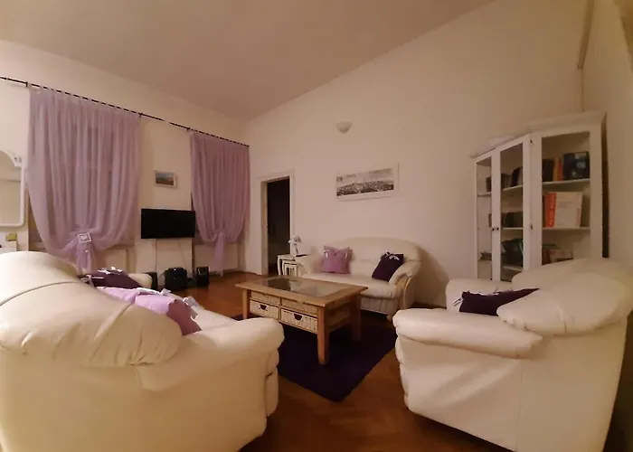 Panorama Apartment *